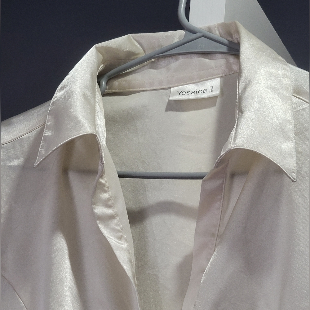 Women's Cream Puff-Sleeve Polo Blouse - Picture 5 of 8